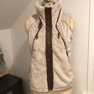 NWOT kuhl fuzzy fur vest